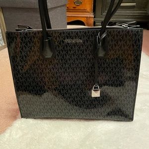 NWT MK Shiny Mercer XL tote